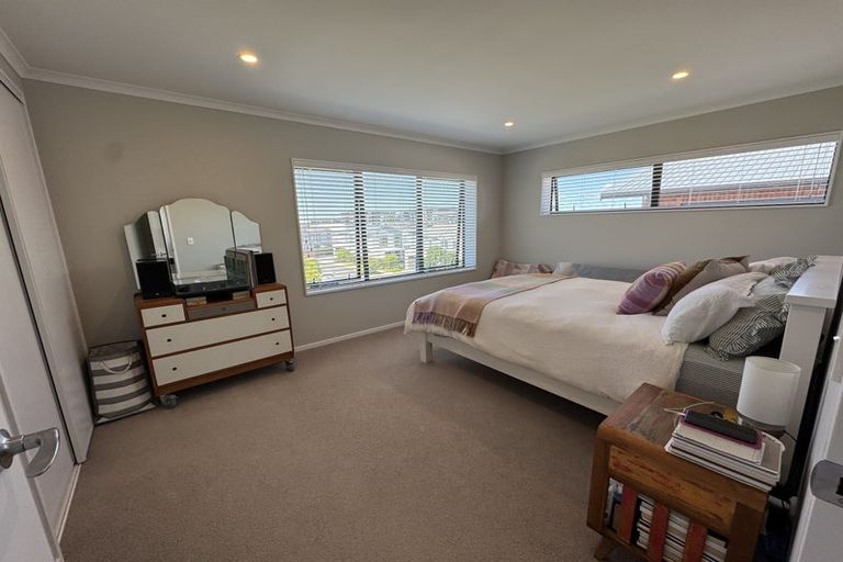 Photo of property in 7 Danga Lane, Hobsonville, Auckland, 0616