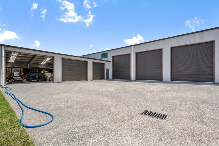 Photo of property in 945 Kahikatea Flat Road, Waitoki, Kaukapakapa, 0871