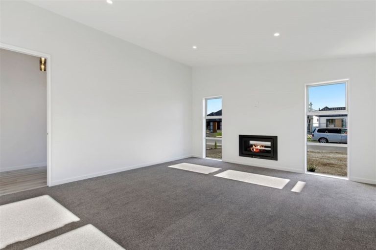 Photo of property in 11 Lewis Close, Rangiora, 7400