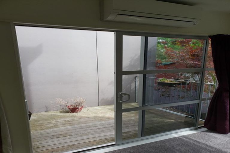 Photo of property in 1/3 Grove Road, Addington, Christchurch, 8024