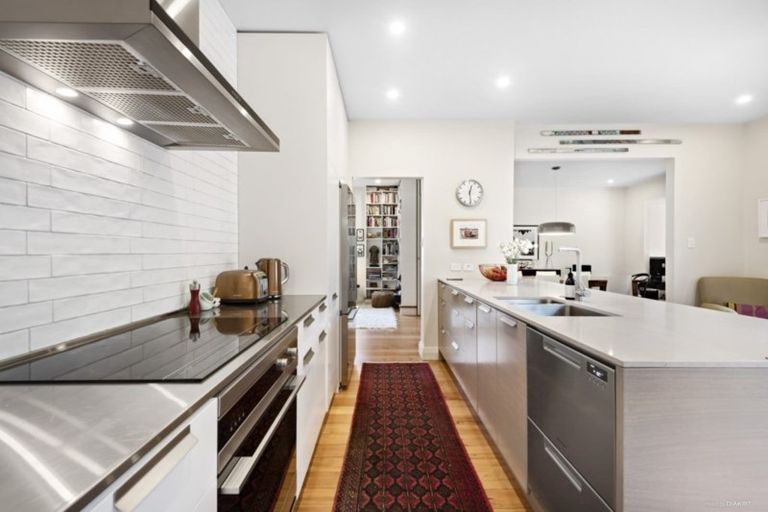 Photo of property in 87 Clyde Street, Island Bay, Wellington, 6023