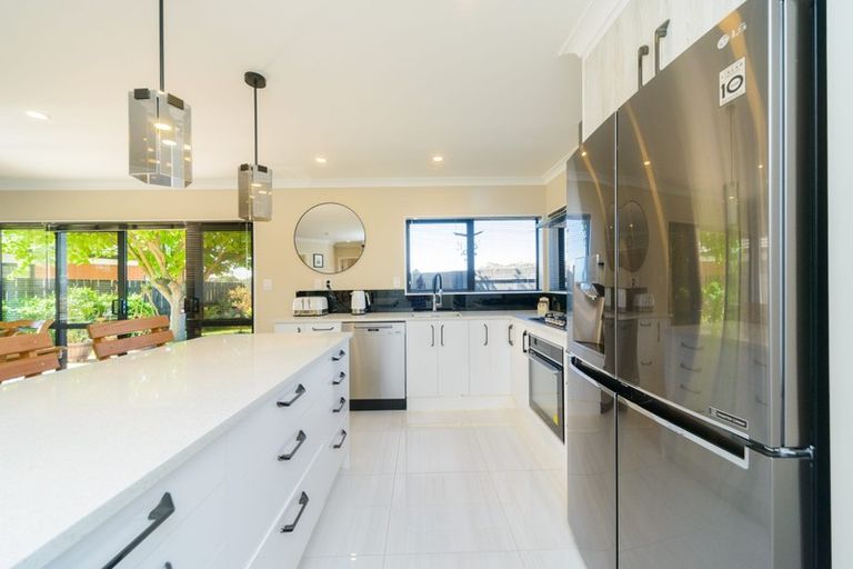 Photo of property in 2 Henley Court, Highbury, Palmerston North, 4412