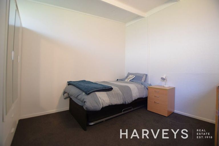 Photo of property in 13 Eastglen Road, Glen Eden, Auckland, 0602