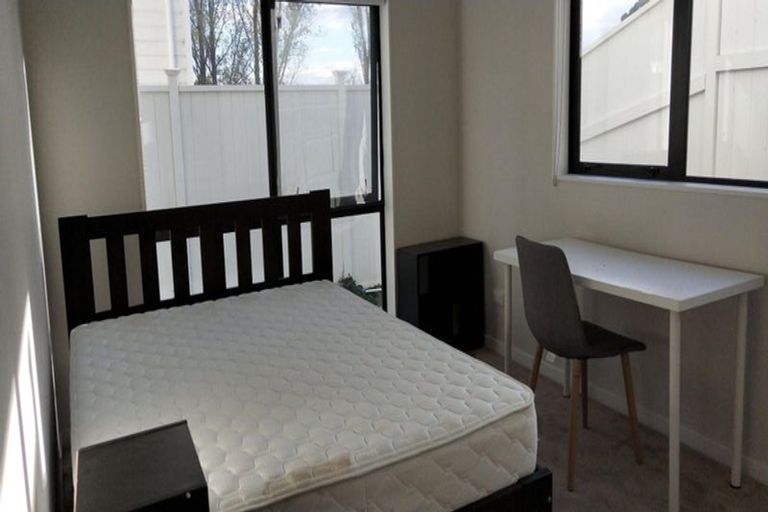 Photo of property in 230a Sunset Road, Windsor Park, Auckland, 0632