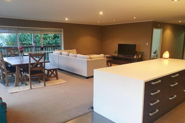 Photo of property in 1/38 Carlisle Road, Browns Bay, Auckland, 0630