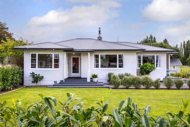 Photo of property in 2437 State Highway 2, Greytown, 5794