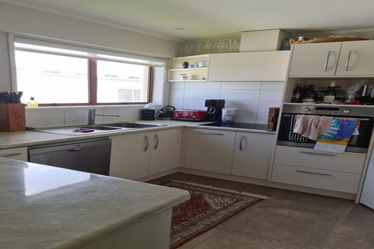 Photo of property in 1/5 Gulf View Road, Murrays Bay, Auckland, 0630