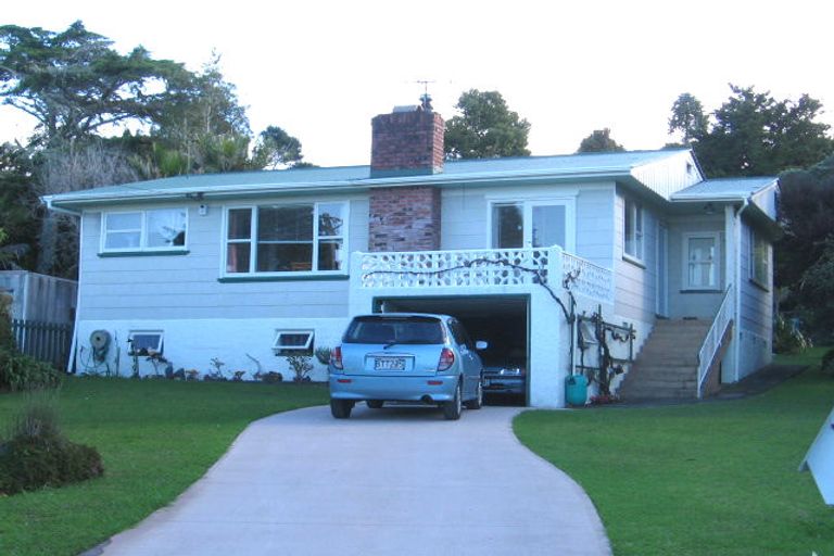 Photo of property in 30 Tane Road, Laingholm, Auckland, 0604