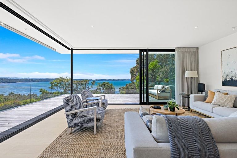 Photo of property in 17 Rangimaarie Crescent, Snells Beach, 0920