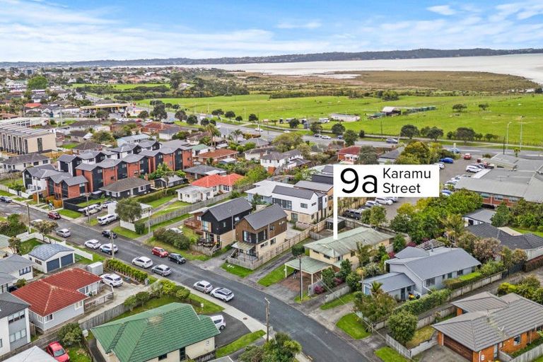 Photo of property in 9a Karamu Street, Te Atatu Peninsula, Auckland, 0610