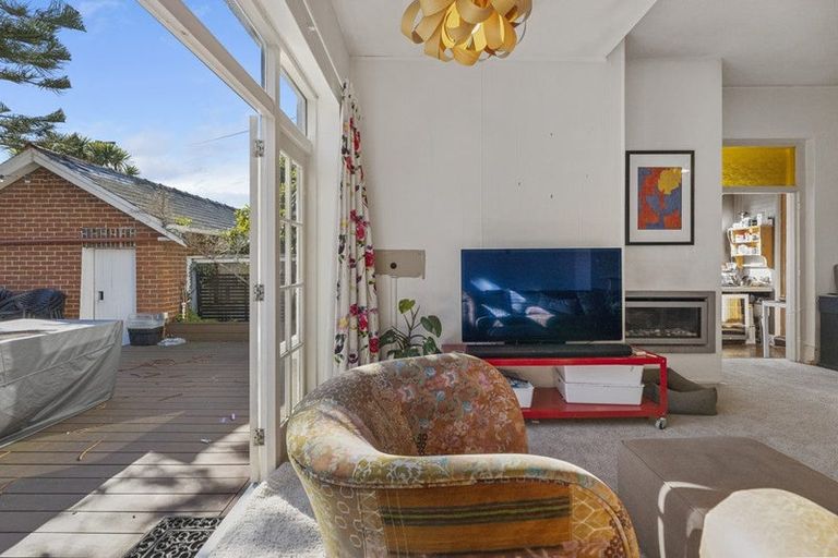 Photo of property in 20 Hargest Crescent, Saint Kilda, Dunedin, 9012