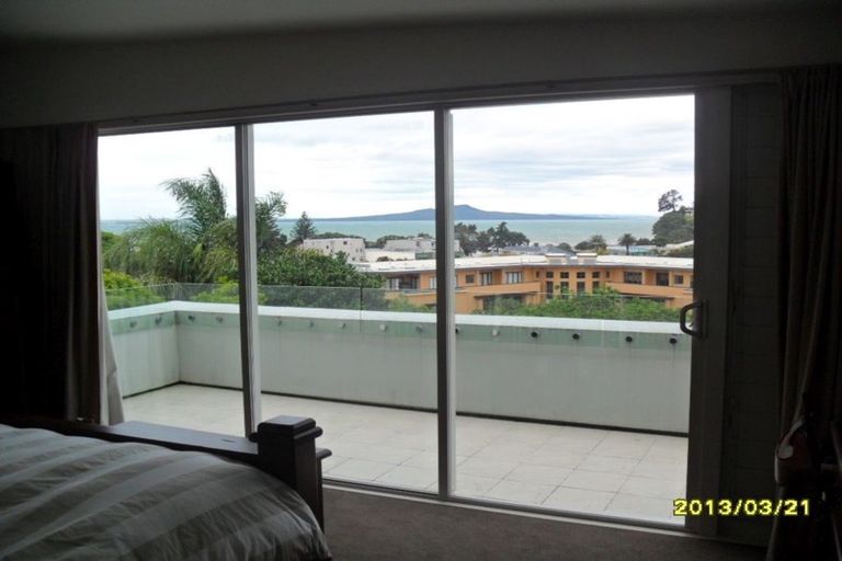 Photo of property in 1 Paterson Mews, Browns Bay, Auckland, 0630