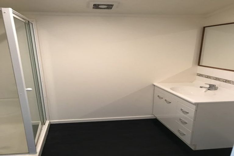 Photo of property in 123 Mokoia Road, Birkenhead, Auckland, 0626