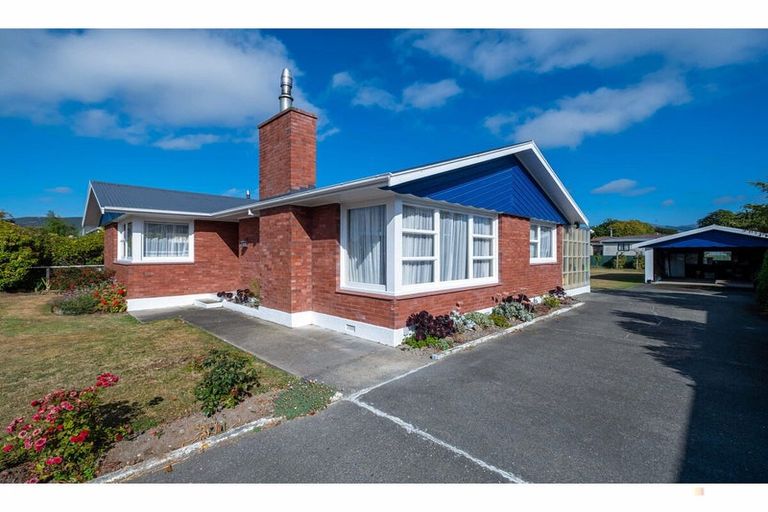 Photo of property in 24 Rhodes Street, Waimate, 7924