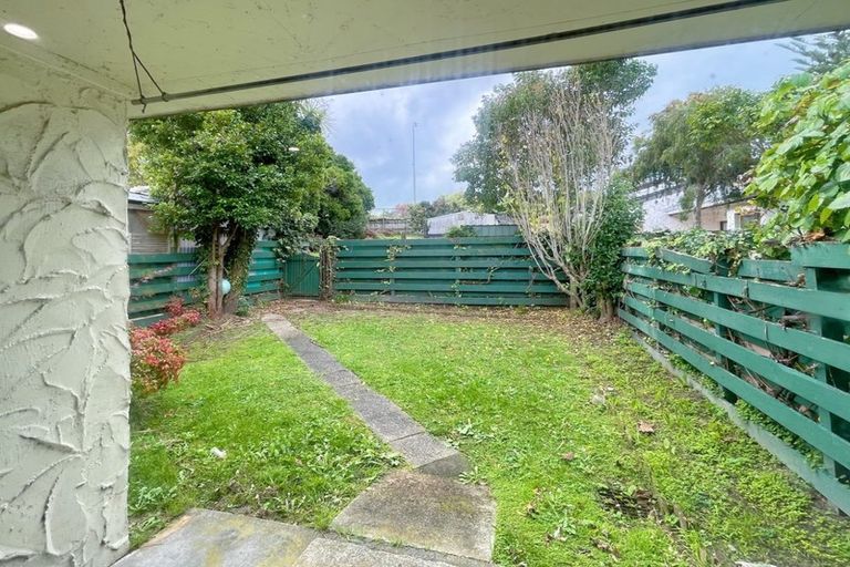 Photo of property in 5/550 Glenfield Road, Glenfield, Auckland, 0629