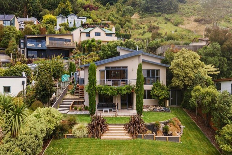 Photo of property in 8 Emerald Lane, Cashmere, Christchurch, 8022