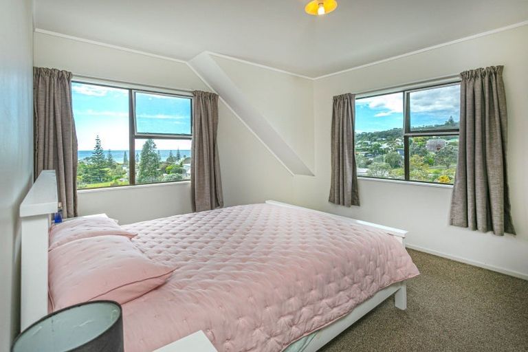 Photo of property in 127 Tuna Place, Onemana, Whangamata, 3691