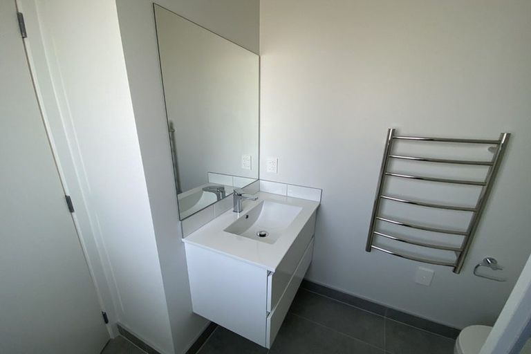 Photo of property in 3/1 Fruitvale Road, New Lynn, Auckland, 0600