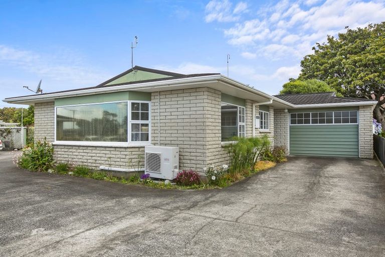 Photo of property in 1/9 Tukapa Street, Westown, New Plymouth, 4310