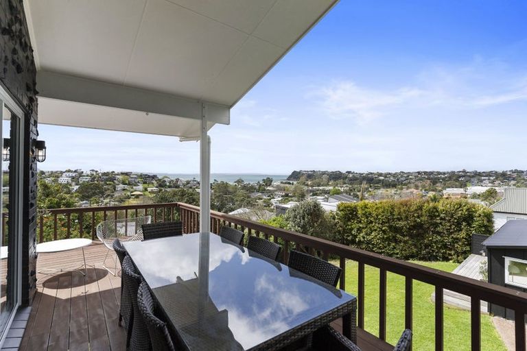 Photo of property in 3 Francis Avenue, Stanmore Bay, Whangaparaoa, 0932