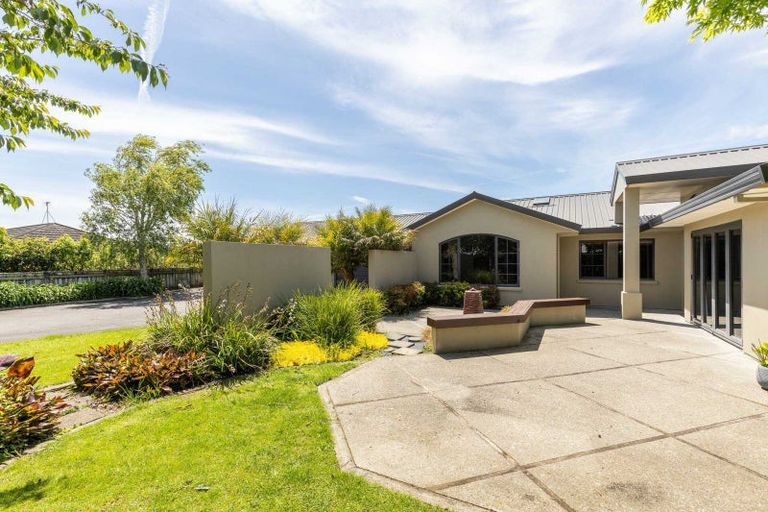 Photo of property in 3c Kinross Drive, Merrilands, New Plymouth, 4312