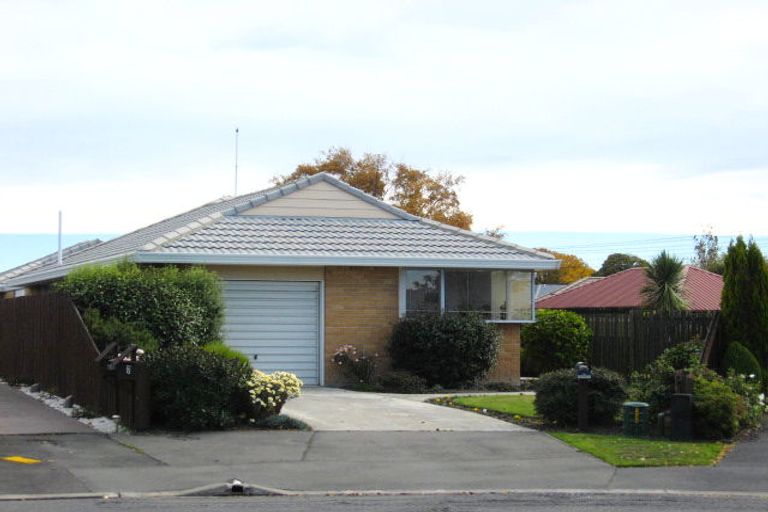 Photo of property in 16 Thornhill Place, Sockburn, Christchurch, 8042