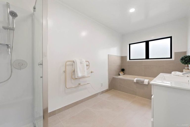 Photo of property in 11 Bob Charles Drive, Golflands, Auckland, 2013