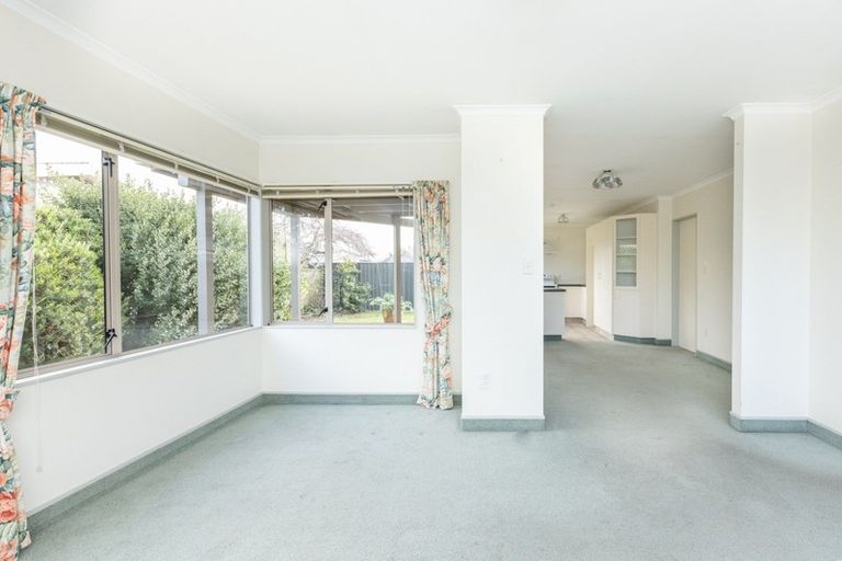 Photo of property in 2/52 Te Aute Road, Havelock North, 4130