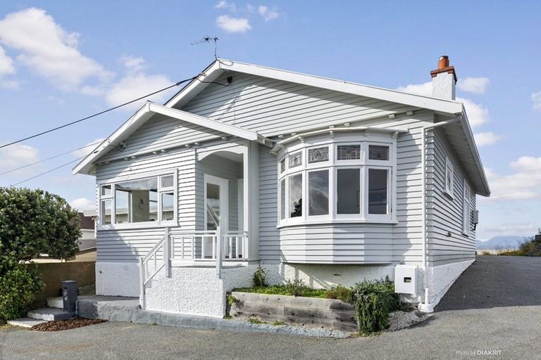 Photo of property in 59 Houghton Bay Road, Houghton Bay, Wellington, 6023