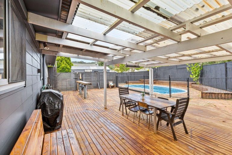 Photo of property in 6 Coey Place, Glen Eden, Auckland, 0602