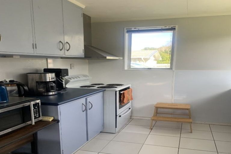 Photo of property in 183d Newlands Road, Newlands, Wellington, 6037