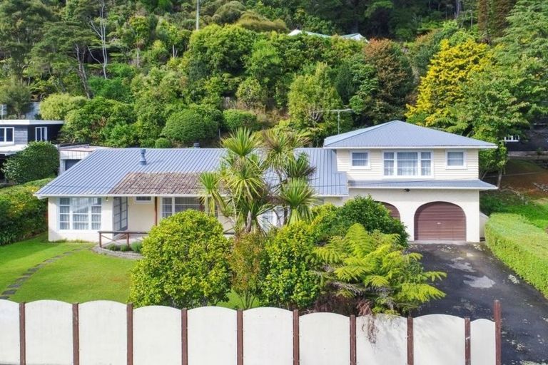 Photo of property in 58 Hine Road, Wainuiomata, Lower Hutt, 5014