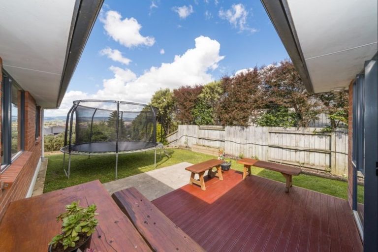 Photo of property in 30 Logan Way, Kelvin Grove, Palmerston North, 4414