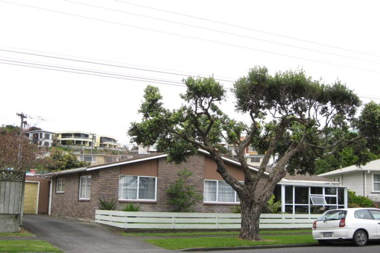 Photo of property in 71 Whiteley Street, Moturoa, New Plymouth, 4310