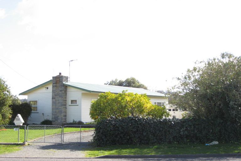 Photo of property in 17 Bennett Street, Waipawa, 4210