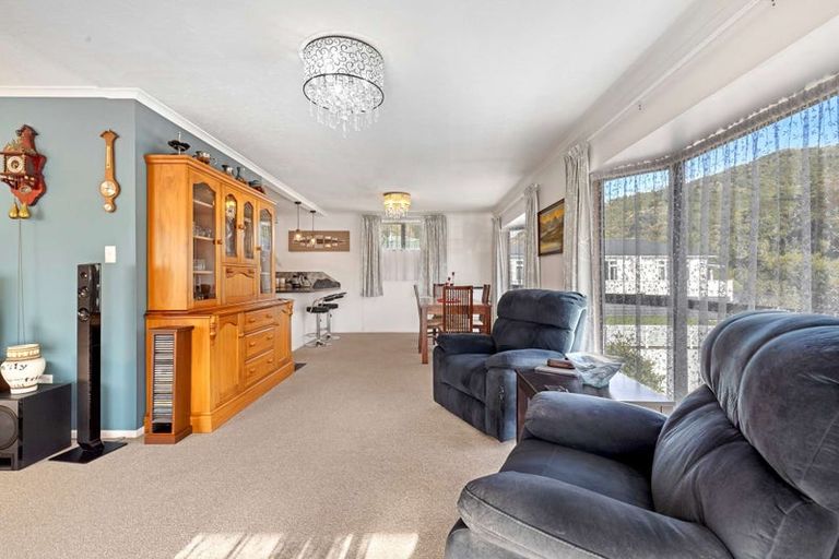 Photo of property in 5/1 Angle Street, Picton, 7220