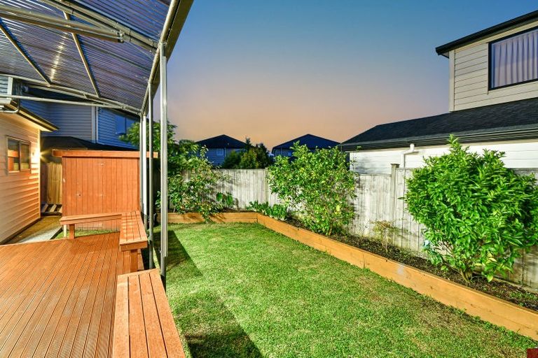 Photo of property in 17 Drumbuoy Drive, Flat Bush, Auckland, 2019