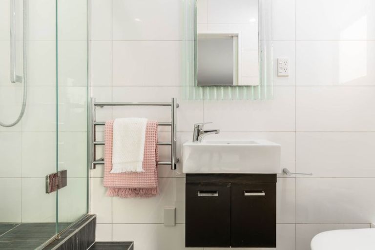 Photo of property in 15 Duval Grove, Tawa, Wellington, 5028