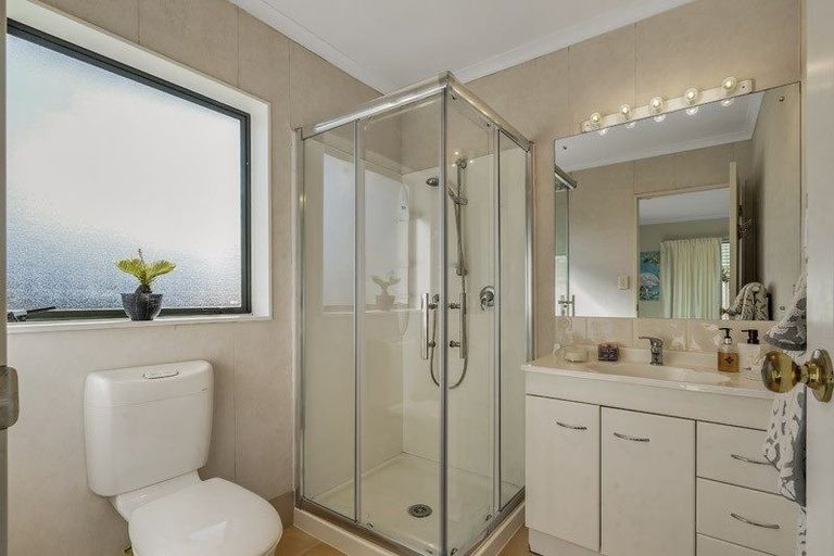 Photo of property in 11 Coleraine Place, East Tamaki, Auckland, 2016