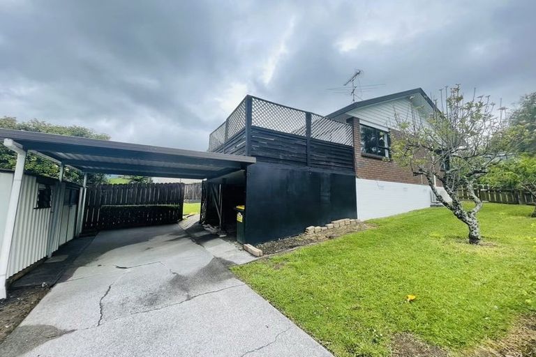 Photo of property in 1 John Webster Place, Glen Eden, Auckland, 0602