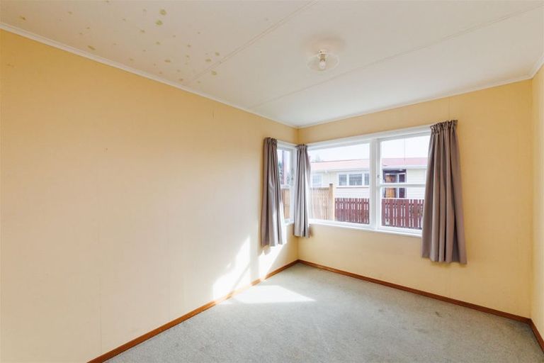 Photo of property in 39 Abraham Crescent, Milson, Palmerston North, 4414