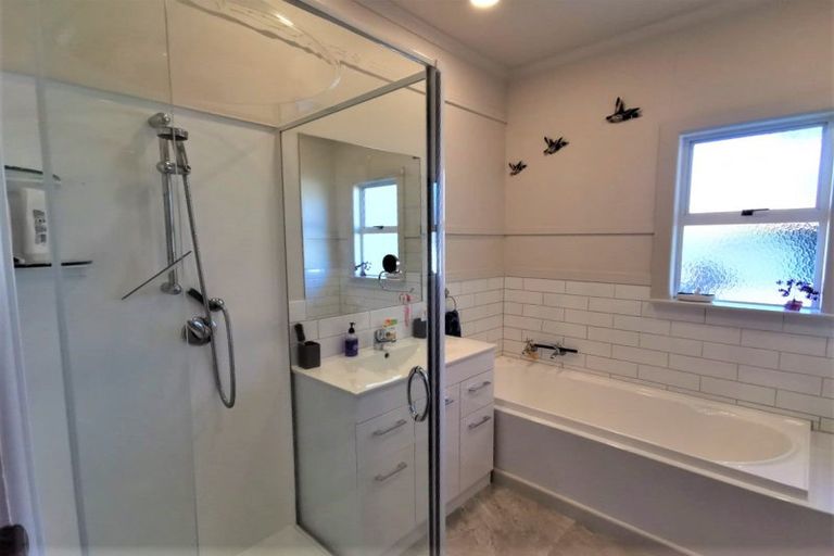 Photo of property in 32 Queen Street, Dannevirke, 4930