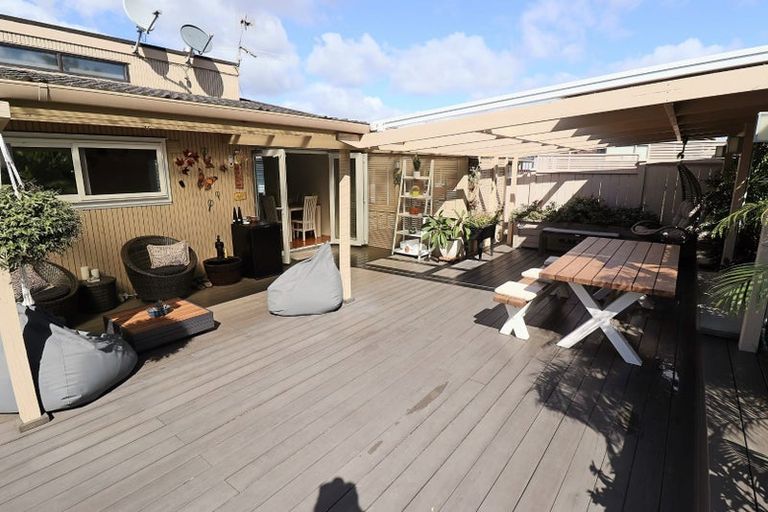 Photo of property in 3 Busbridge Place, Hillcrest, Auckland, 0627