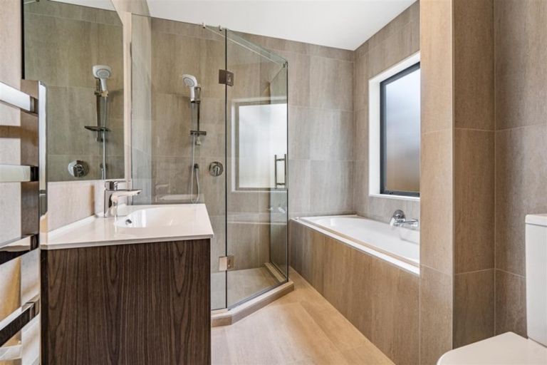 Photo of property in 114 Parkview Drive, Gulf Harbour, Whangaparaoa, 0930