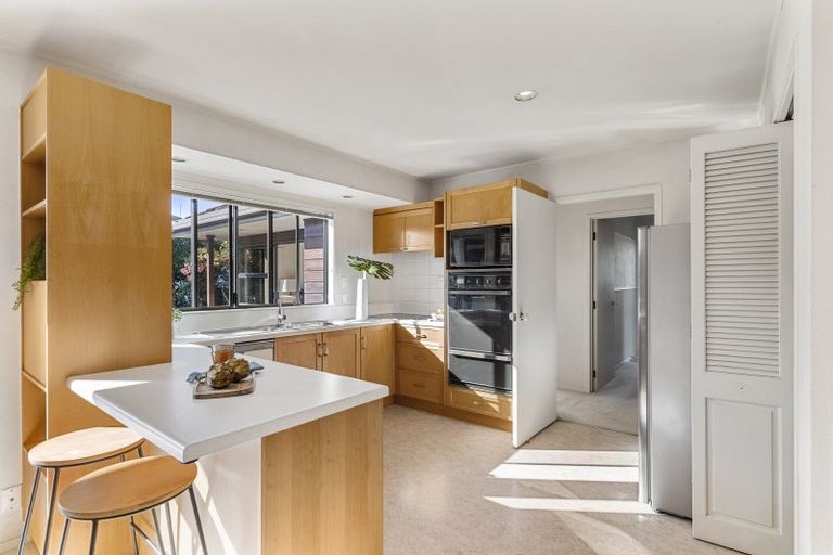 Photo of property in 24 Bert Wilson Place, Cockle Bay, Auckland, 2014