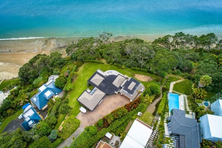 Photo of property in 30 Marellen Drive, Red Beach, 0932