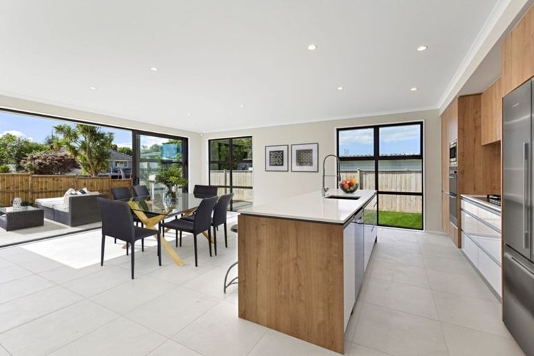 Photo of property in 22 Kukuwai Avenue, Red Beach, 0932