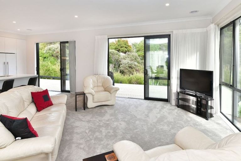 Photo of property in 9 Pheasant Close, Stanmore Bay, Whangaparaoa, 0932