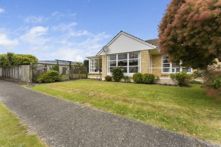 Photo of property in 39 Fraser Crescent, Elderslea, Upper Hutt, 5018