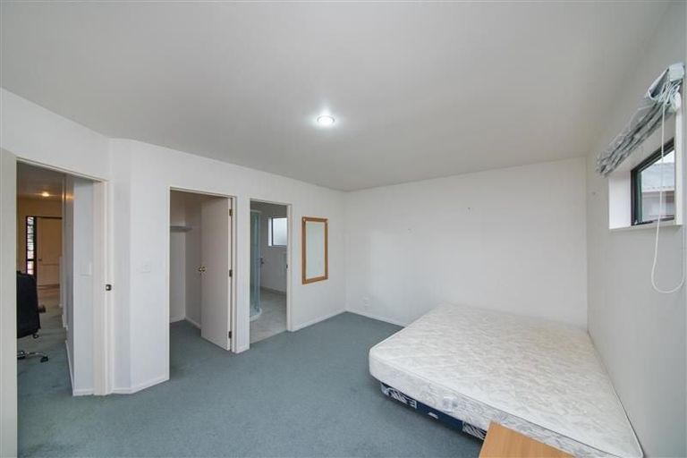 Photo of property in 32 Stewart Crescent, Hokowhitu, Palmerston North, 4410